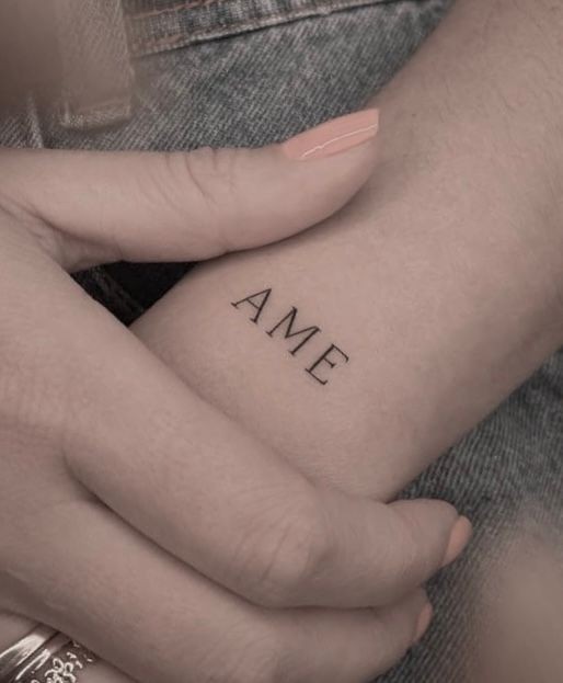 Fine line tattoo geneva , tatouage minimaliste Geneve, pas cher , prix tatouage